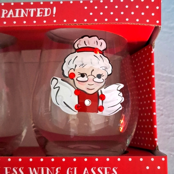 🎅 Santa & Mrs. Claus stemless wine glasses. Hand painted. Rhinestones. Set of 2 - Picture 10 of 13